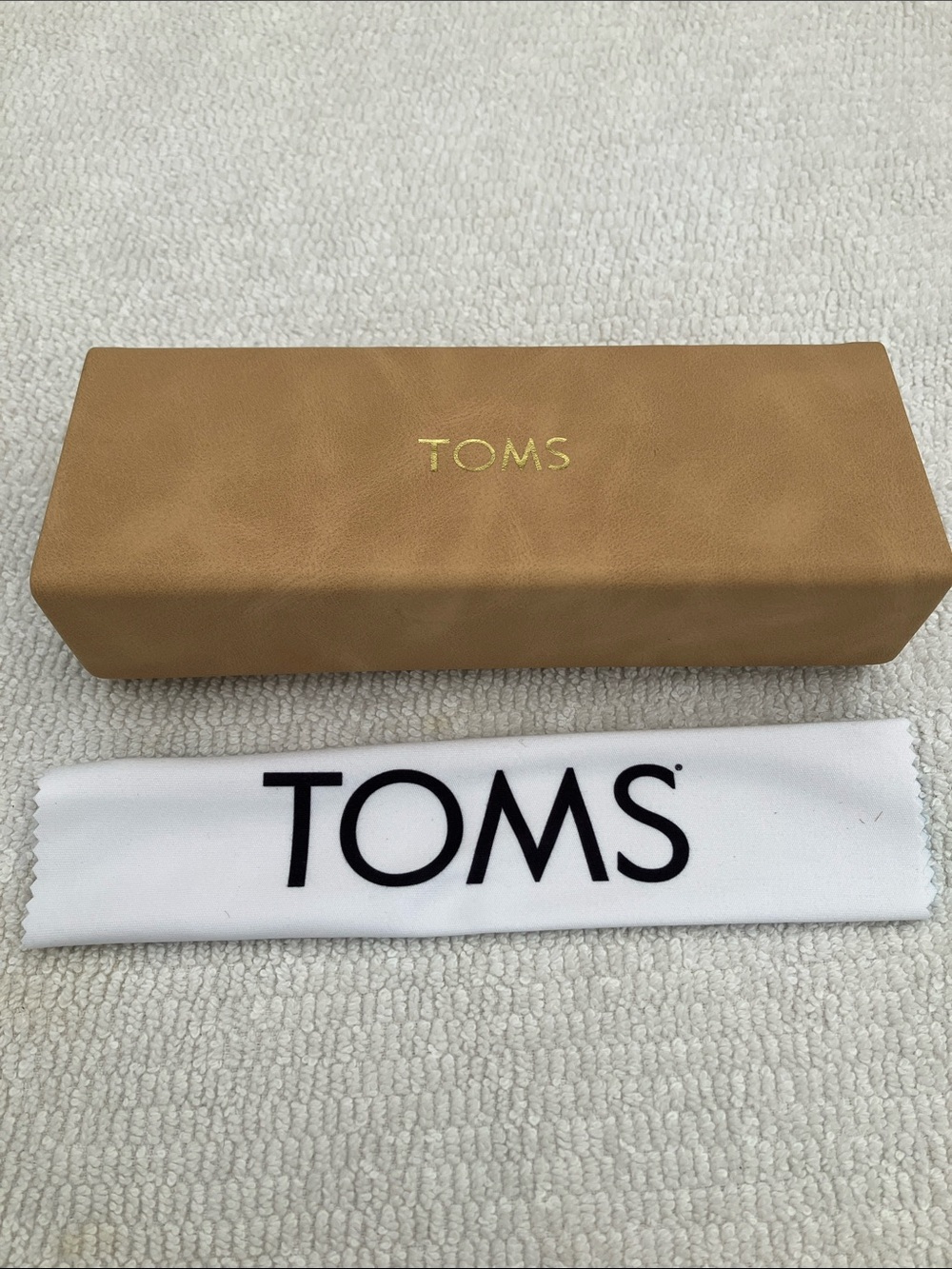 NWOT TOMS “Wear Good” tan eyeglass Sunglass Case